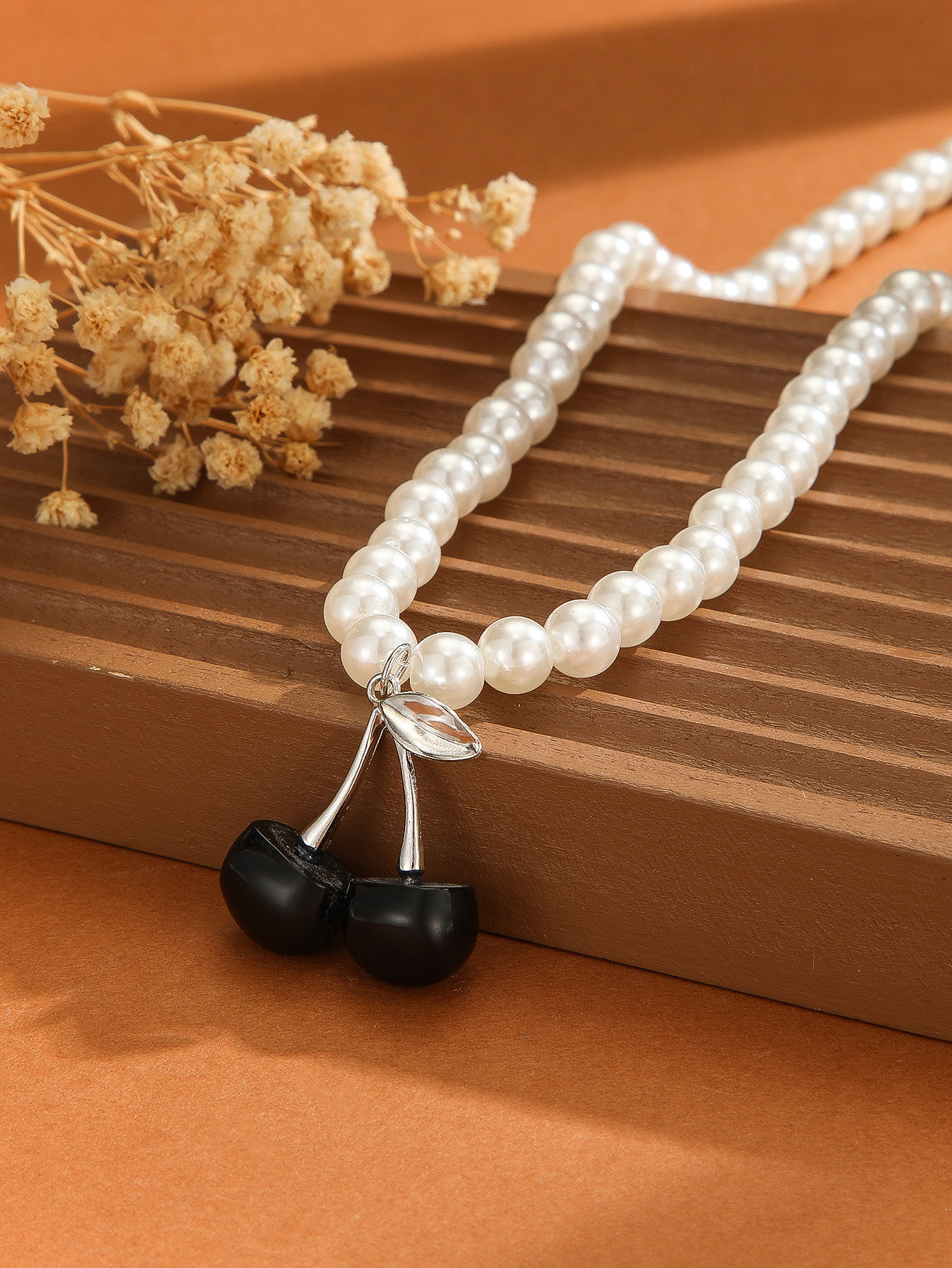 11:Pearl black cherry