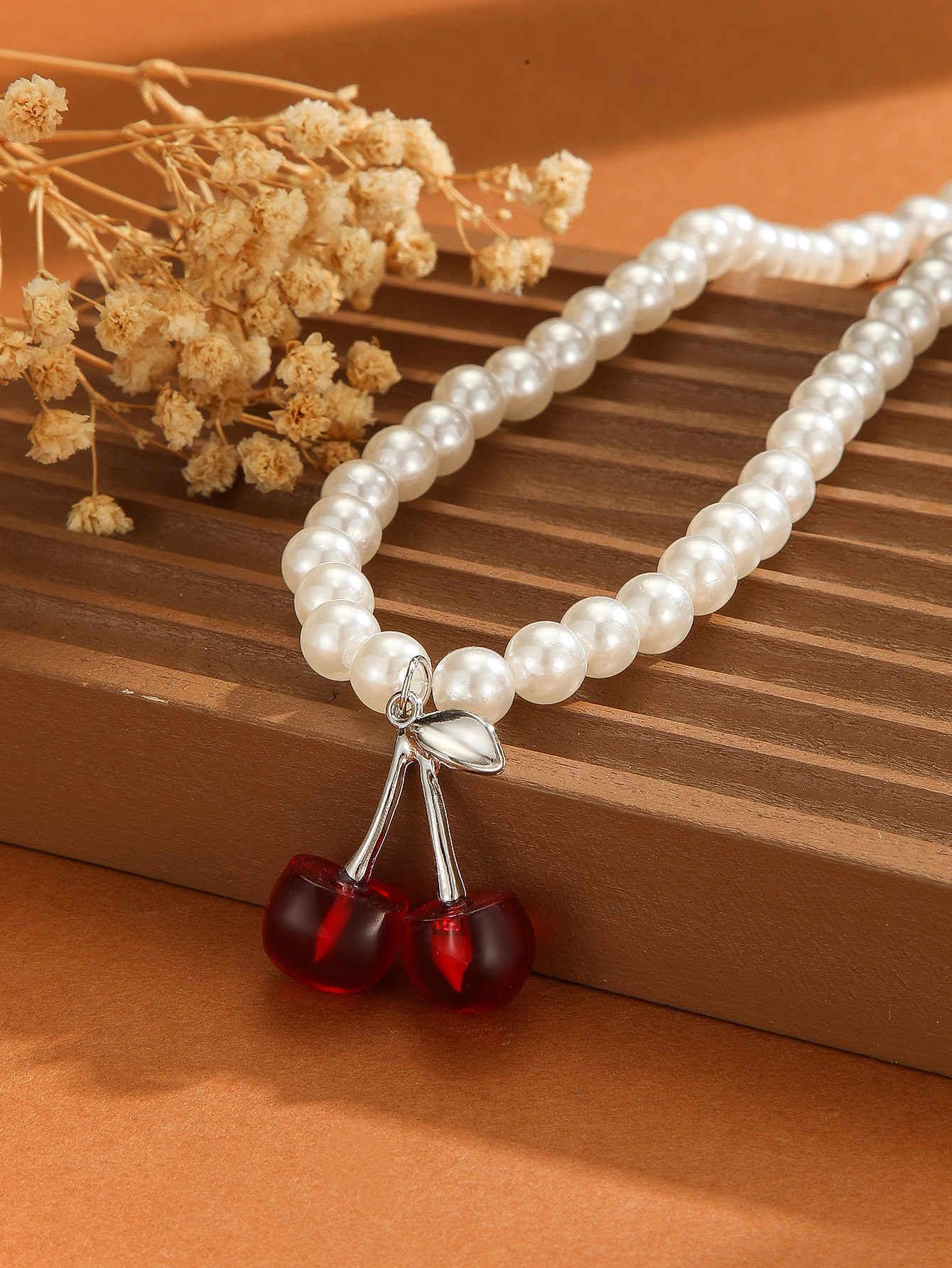 14:Pearl transparent red cherry