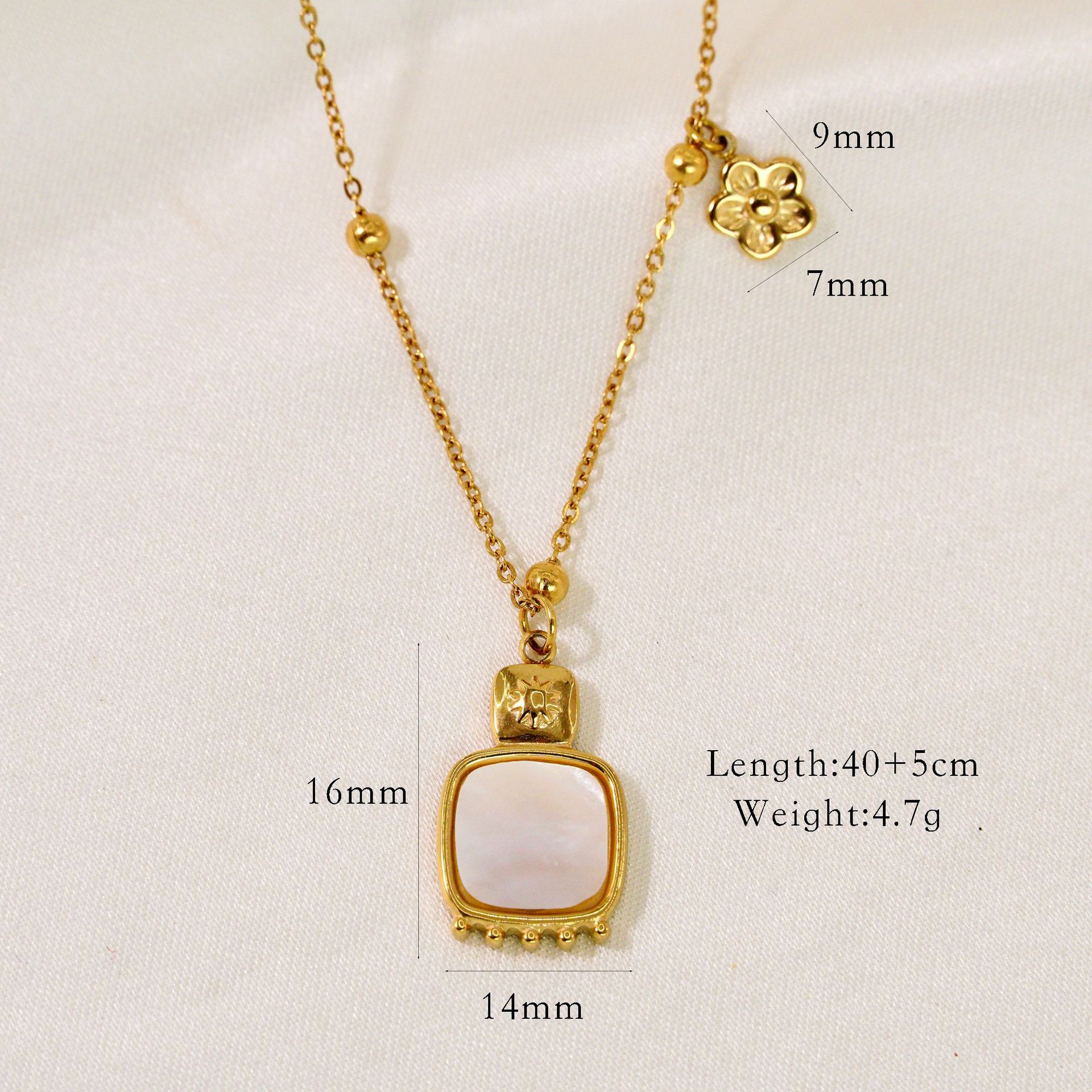 1:White shell necklace