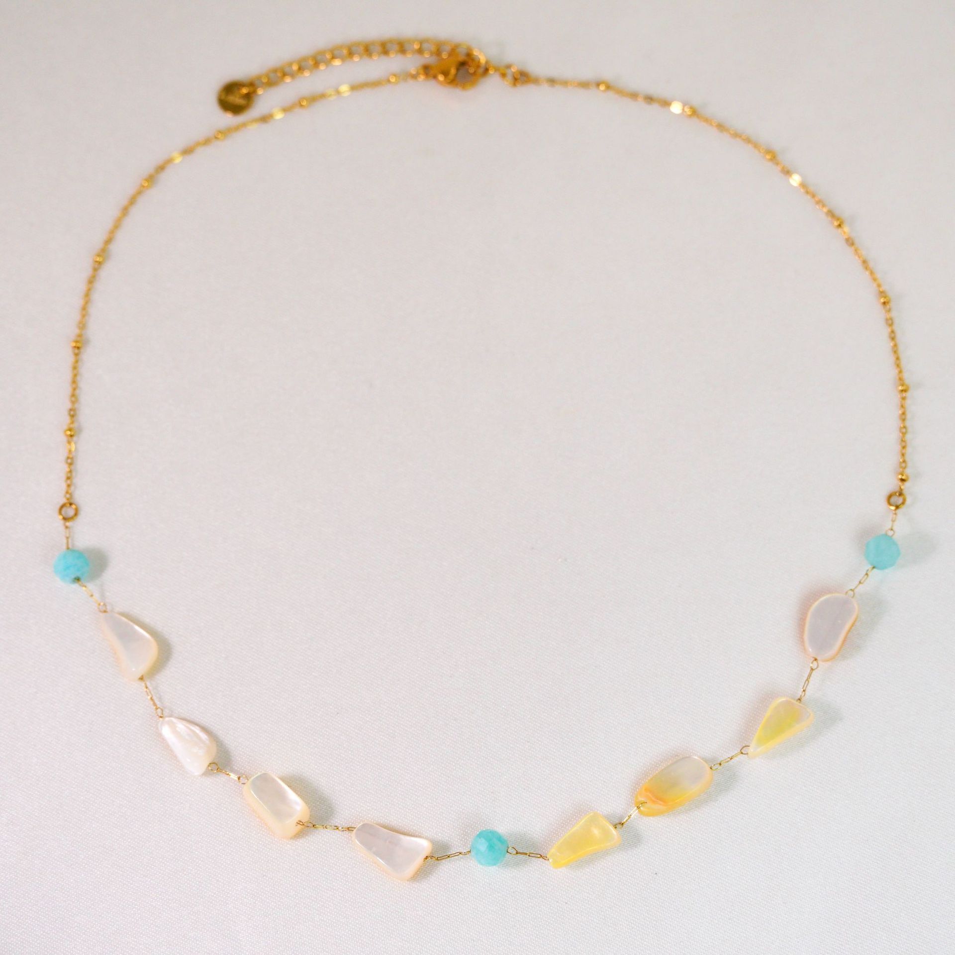3:Yellow shell handmade chain