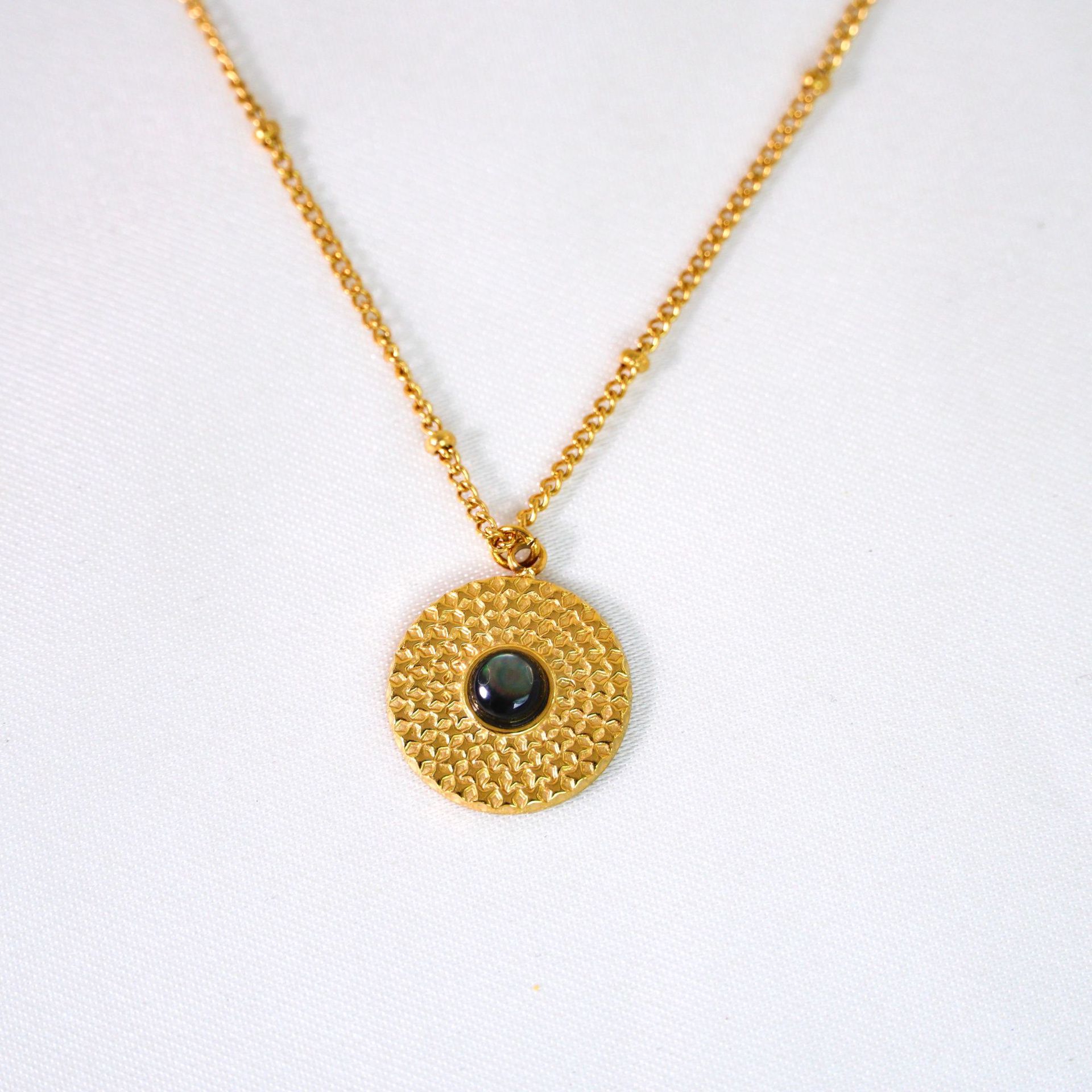 2:Black shell hammer pattern necklace 16-18inch