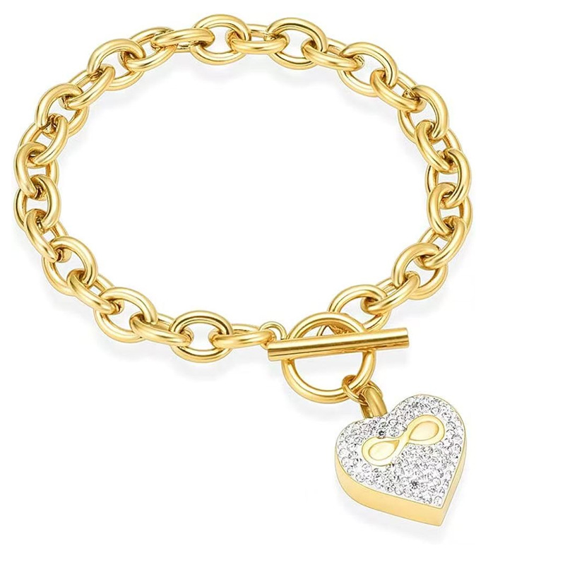 Gold heart-shaped diamond bracelet