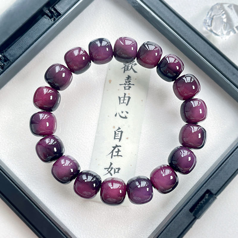 4:Purple grape old bucket