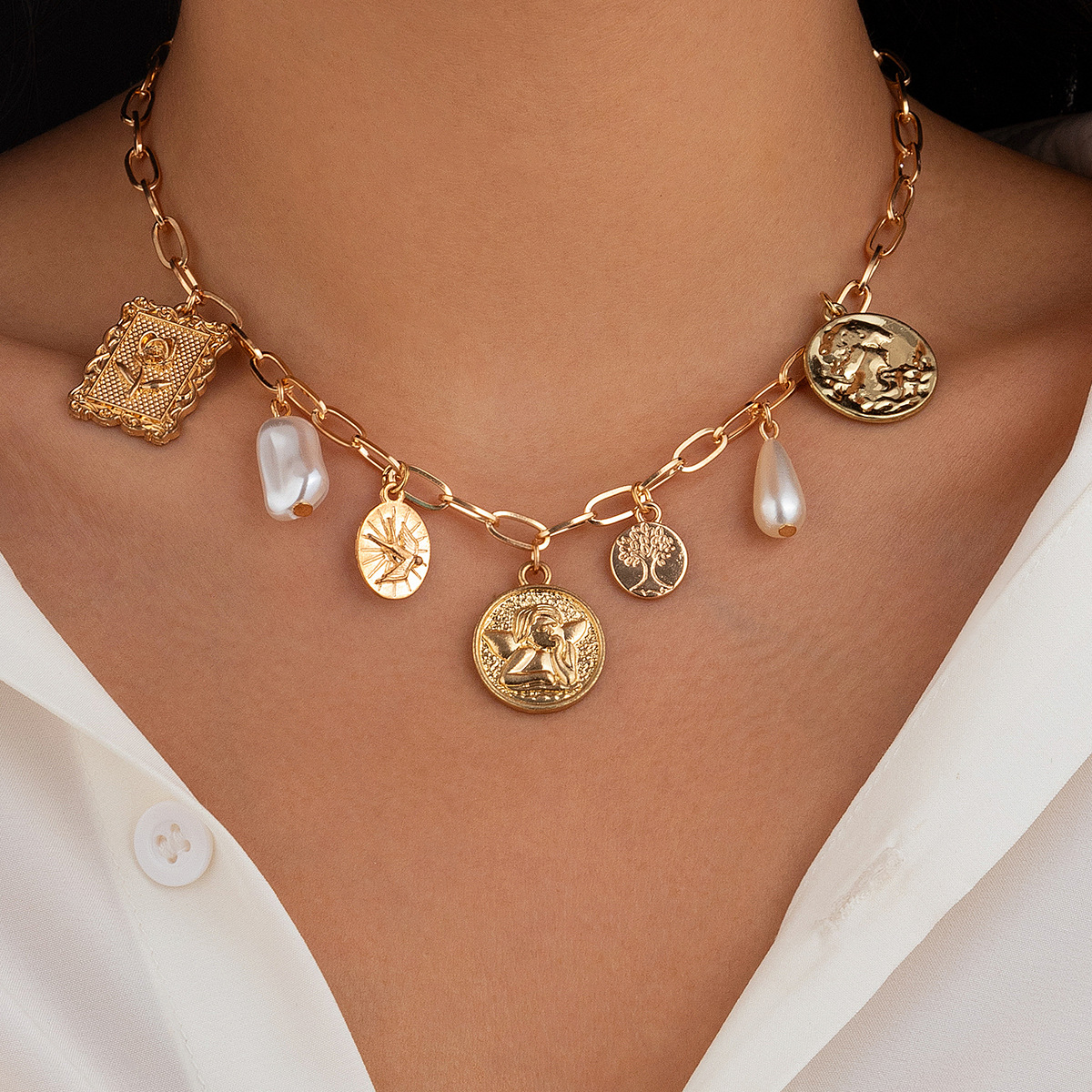 10:09 necklace-gold 6674