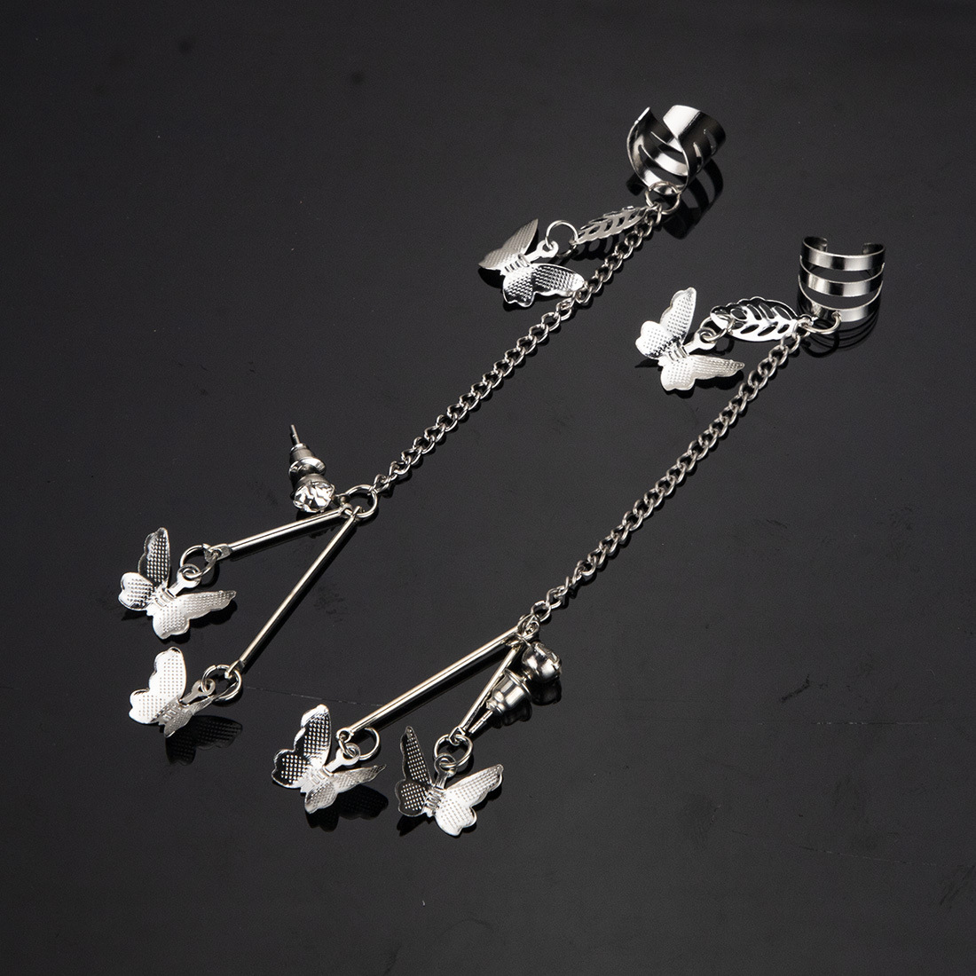 3:A pair of stud earrings