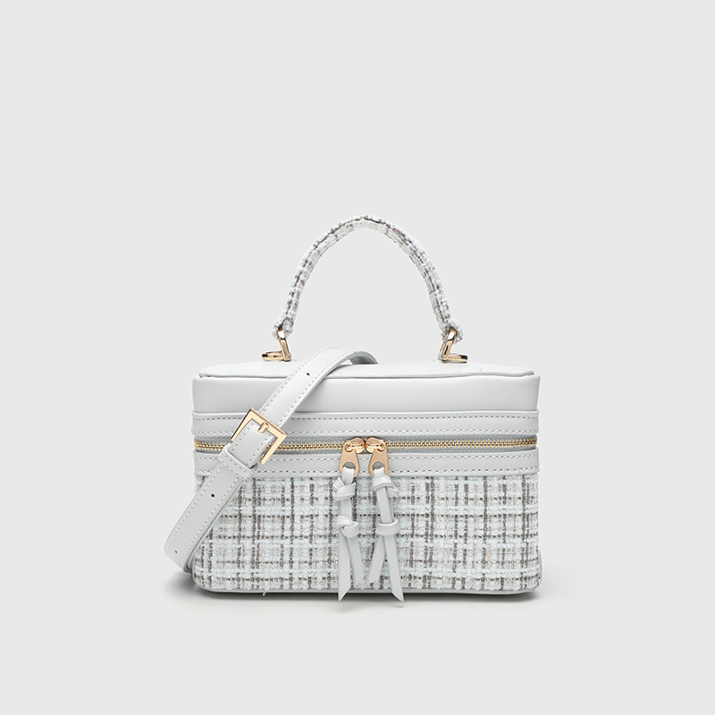 White woolen cloth