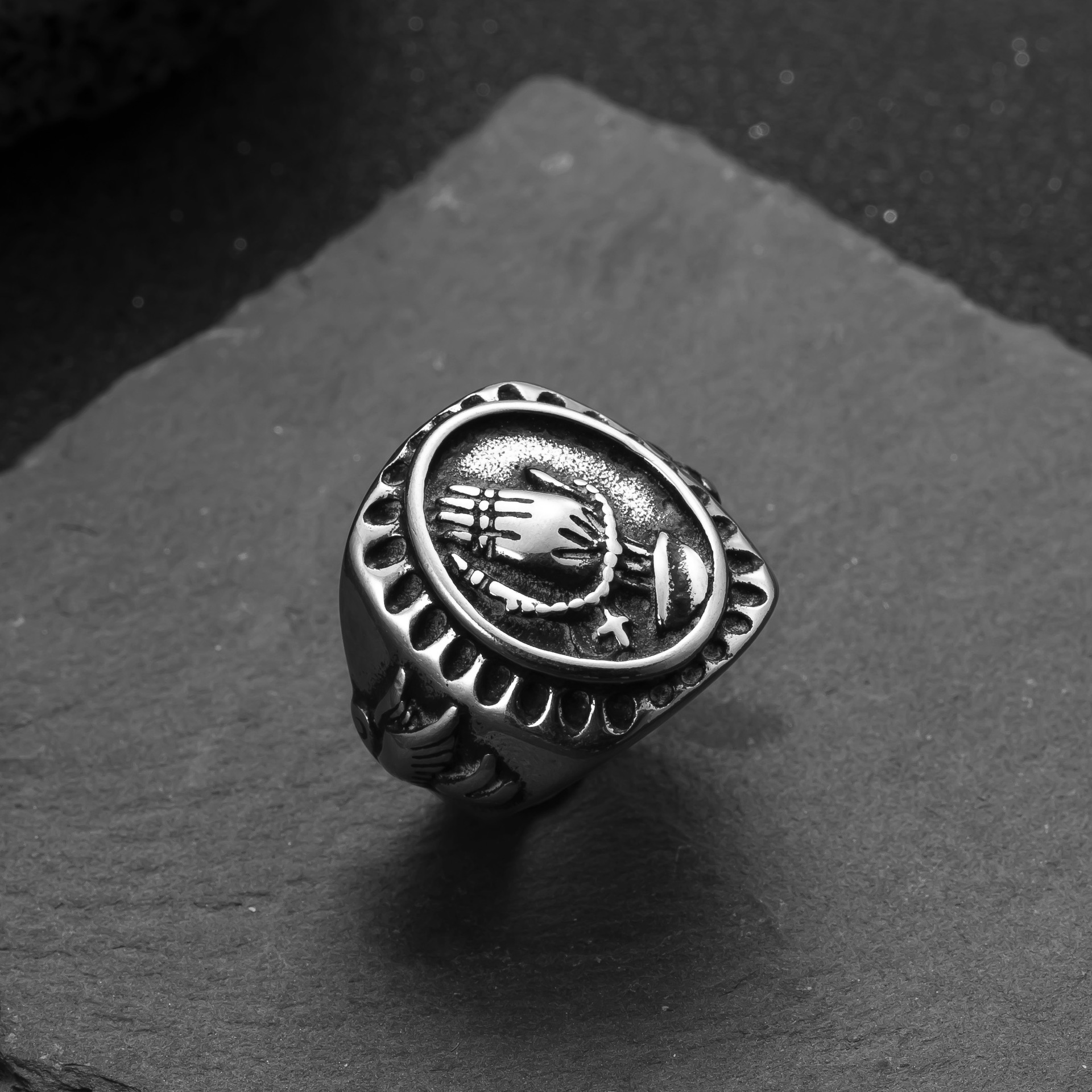 Praying with both hands US Size #7