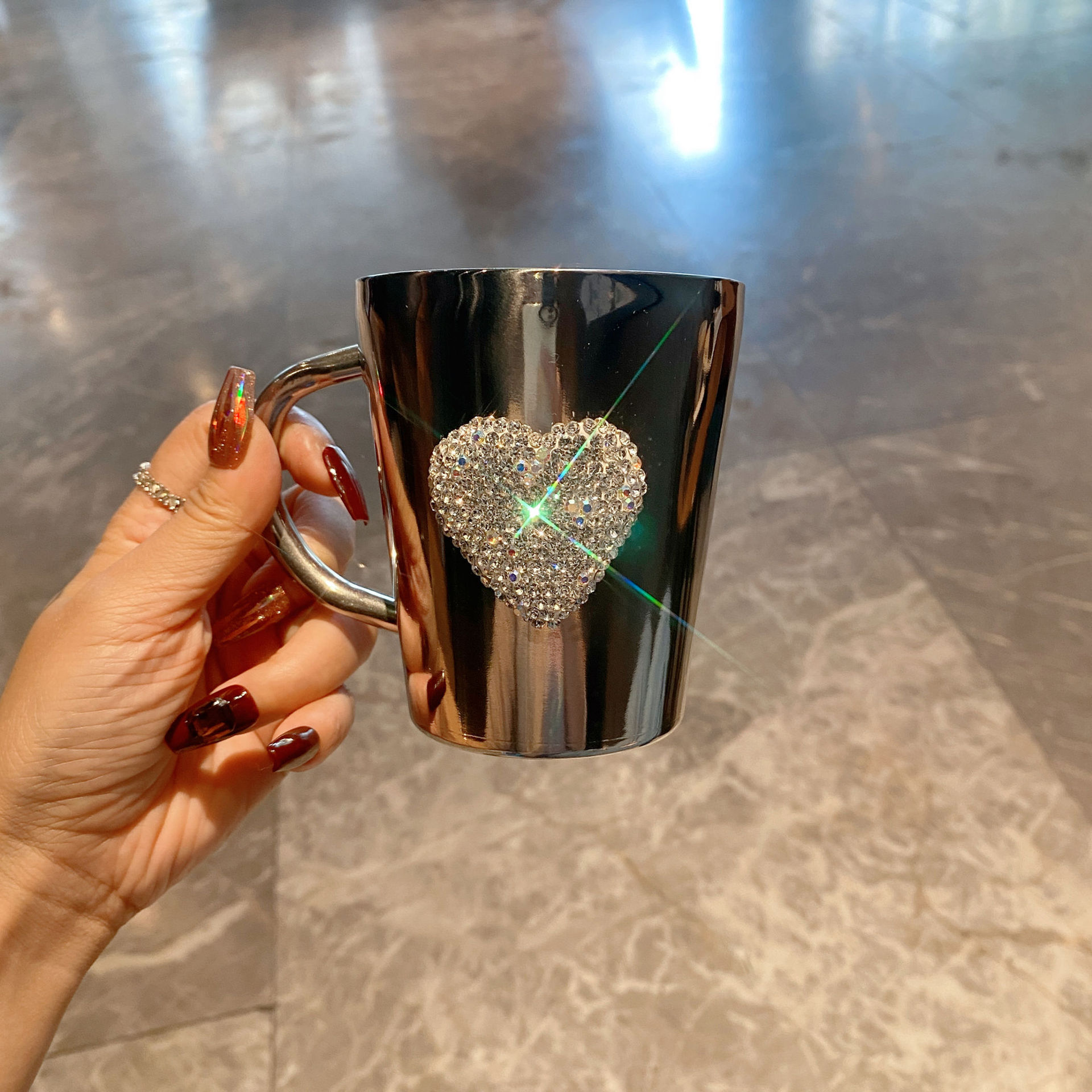 Diamond single-sided love cup