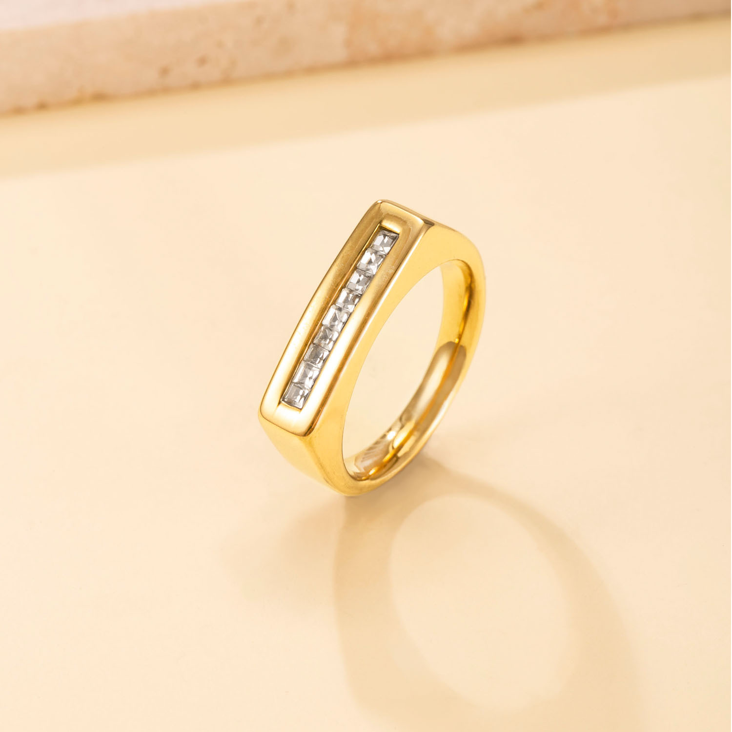 square row of diamonds US Size #10