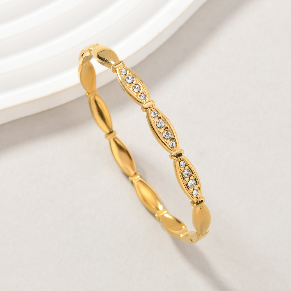 3:Oval diamond model