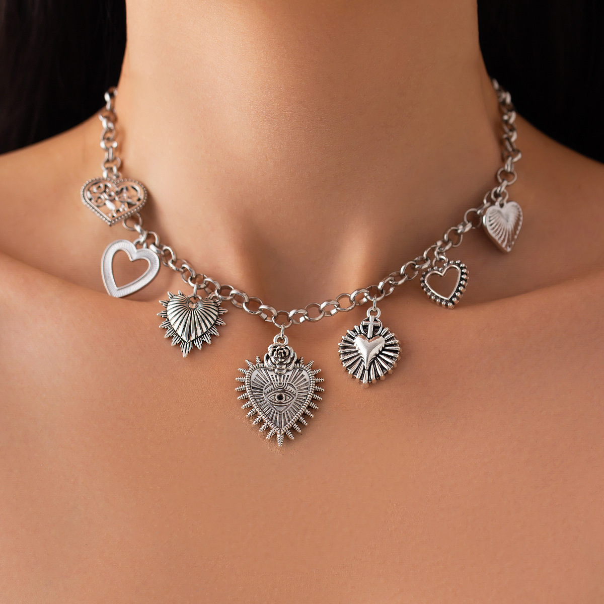 5:05 antique silver 7034