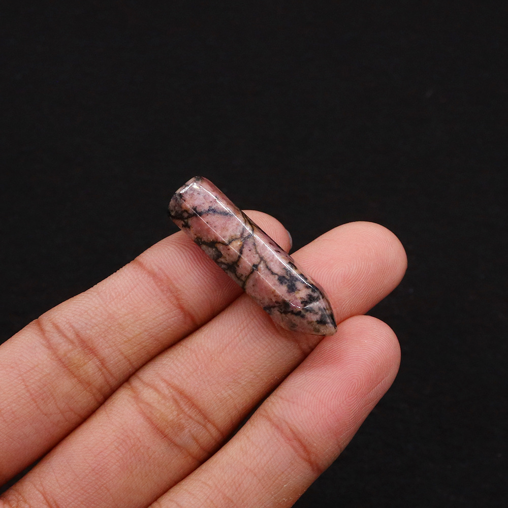 12:Black lines and red patterns