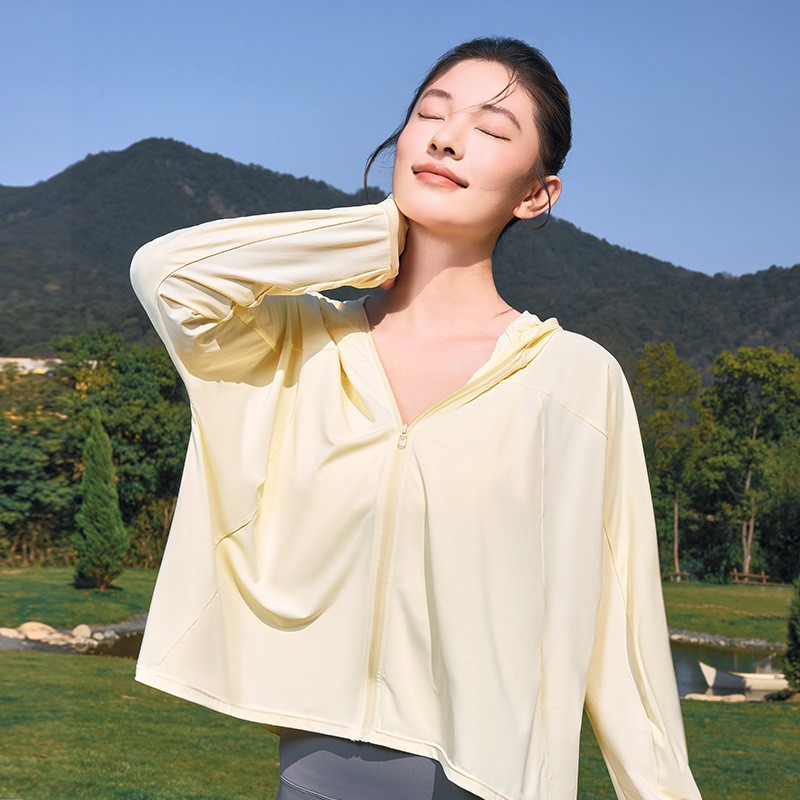 Duckling yellow-cape style