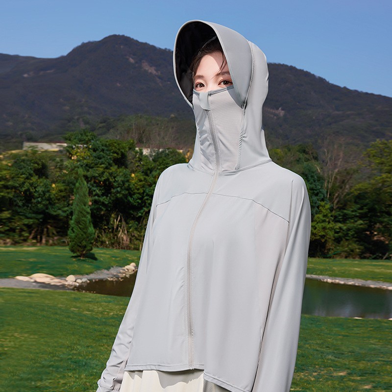 Light gray-cloak style