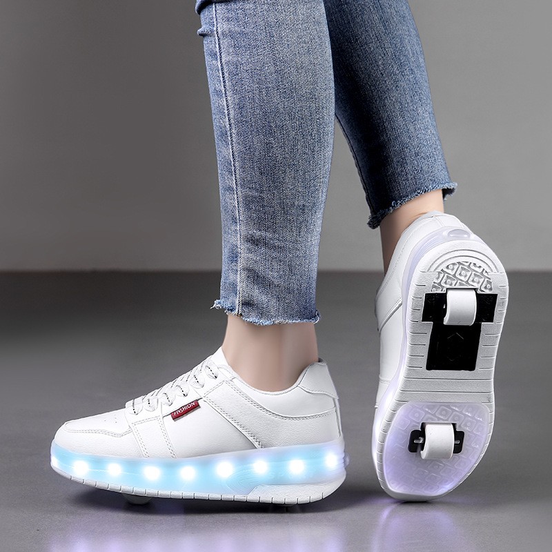 C005 Twin Wheel White