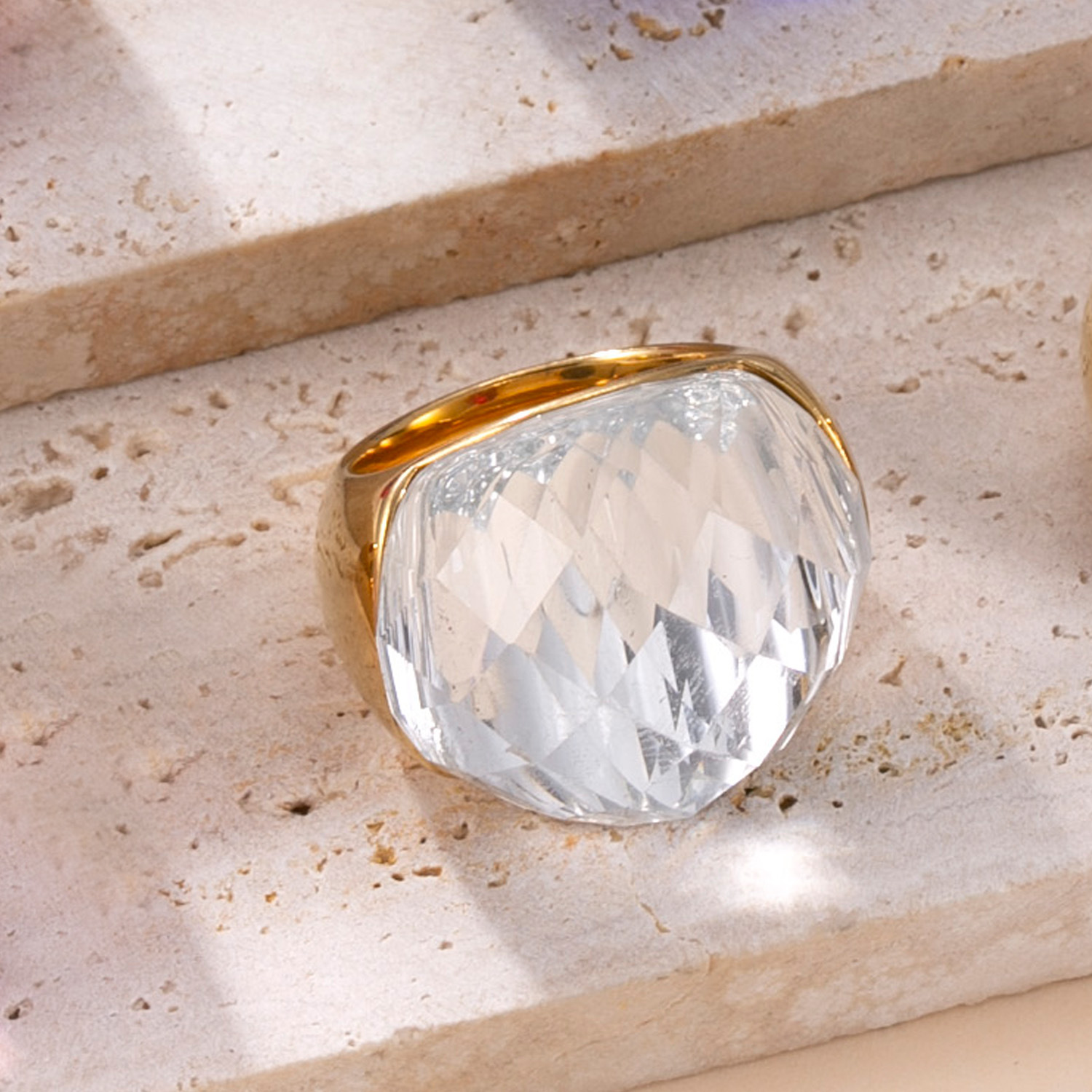 Gold-white zircon US Size #7