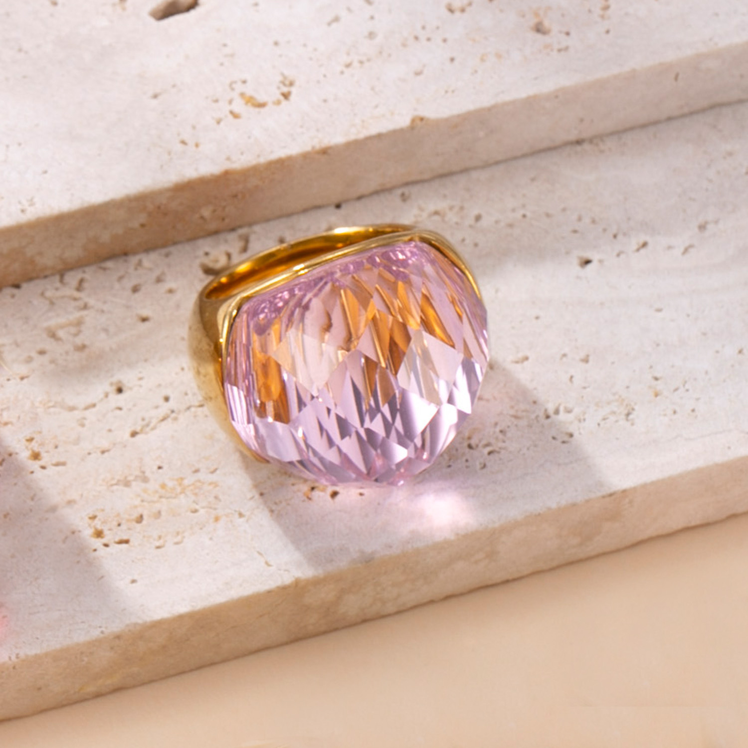Gold-pink zircon US Size #7