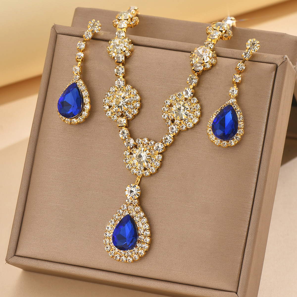 2:gold treasure blue suit