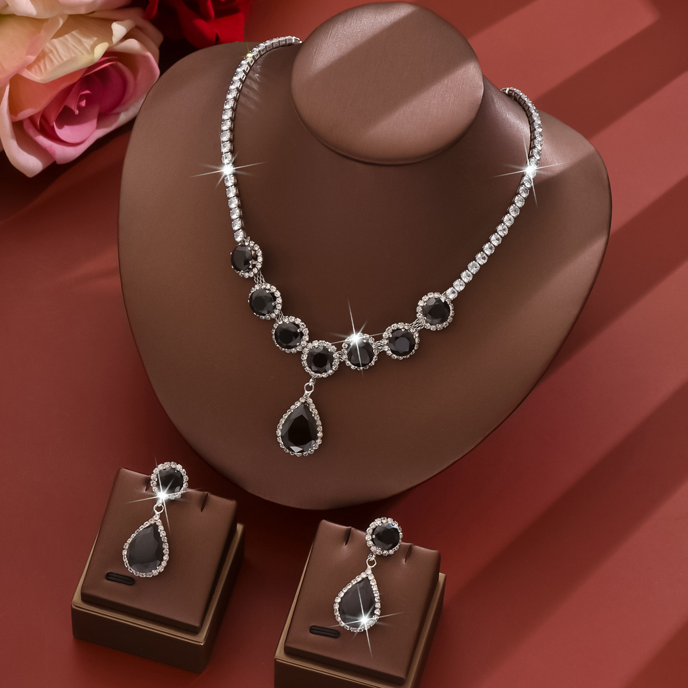 B/necklace and earring