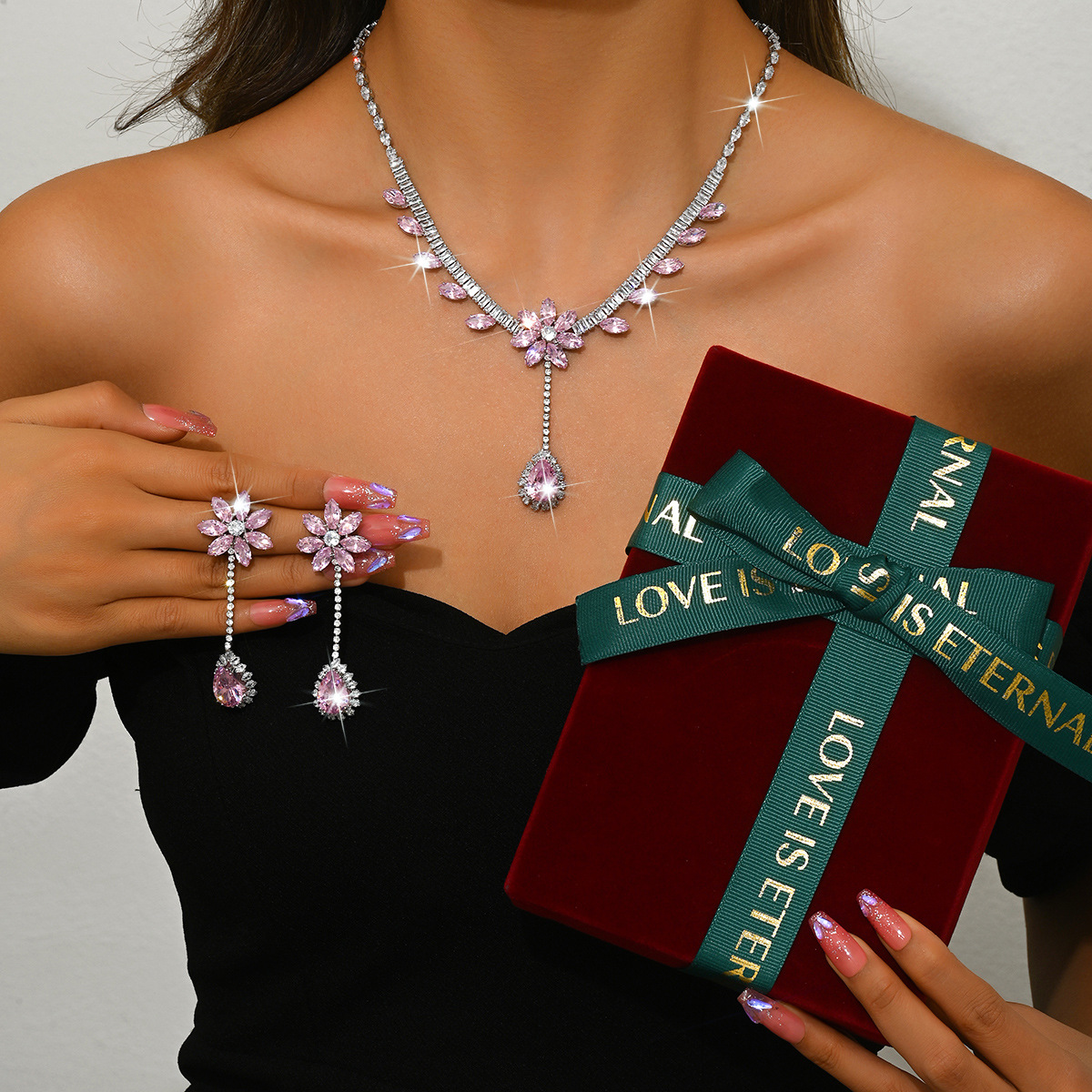 4:pink necklace   earrings   large red box