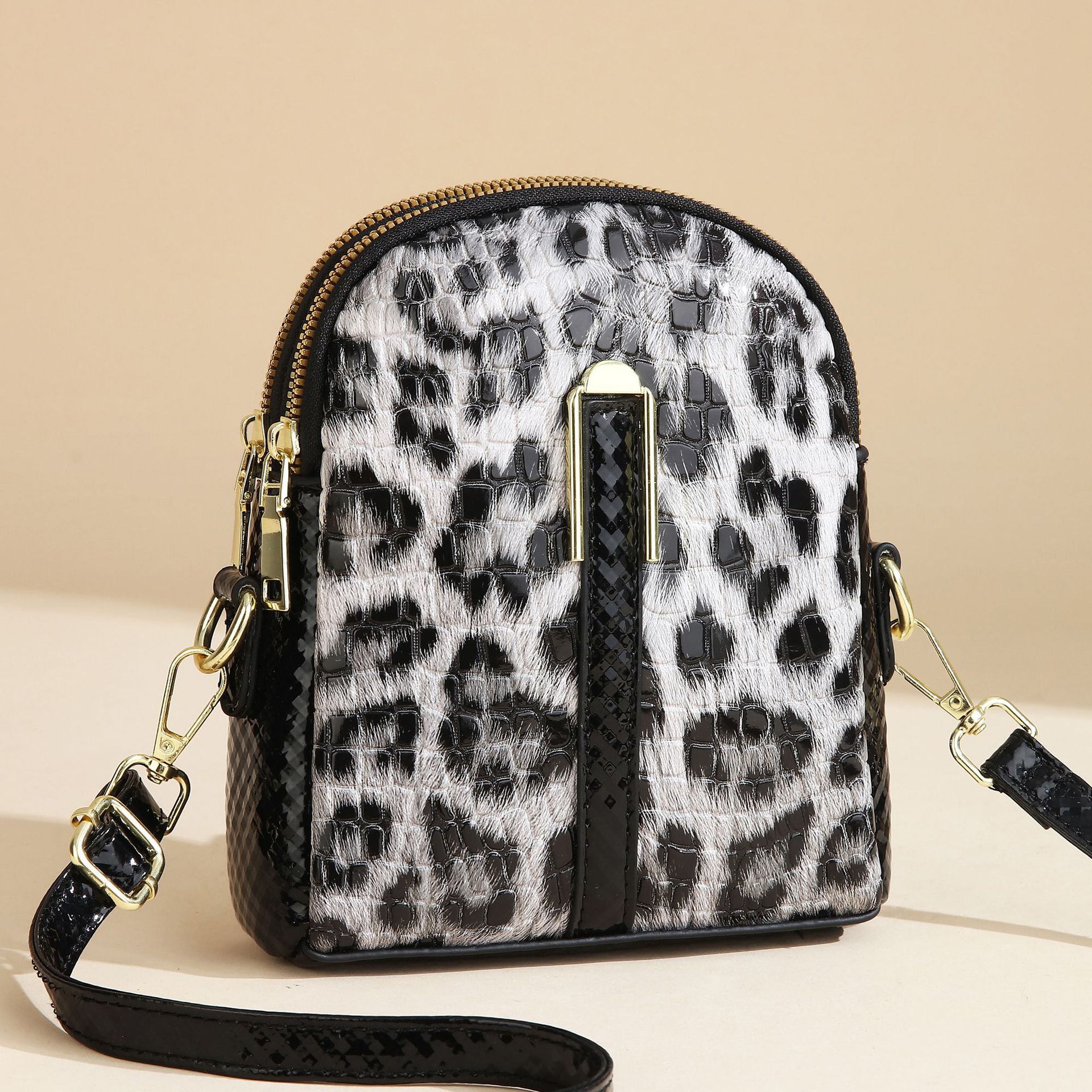 Leopard print/black and white