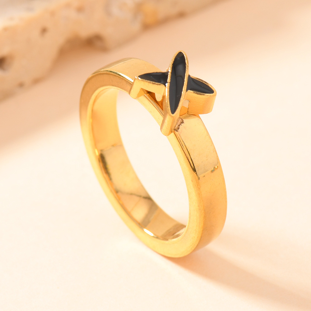 Black x (small) US Size #8