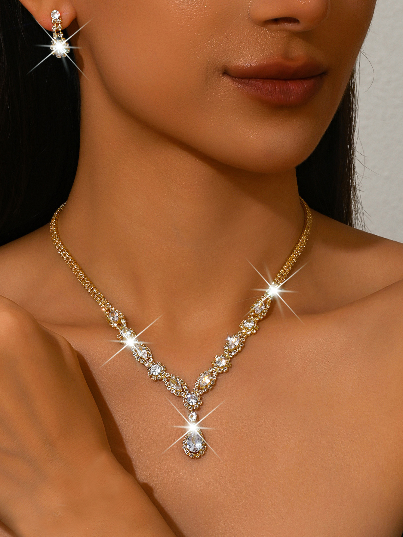 4:D/necklace and earring