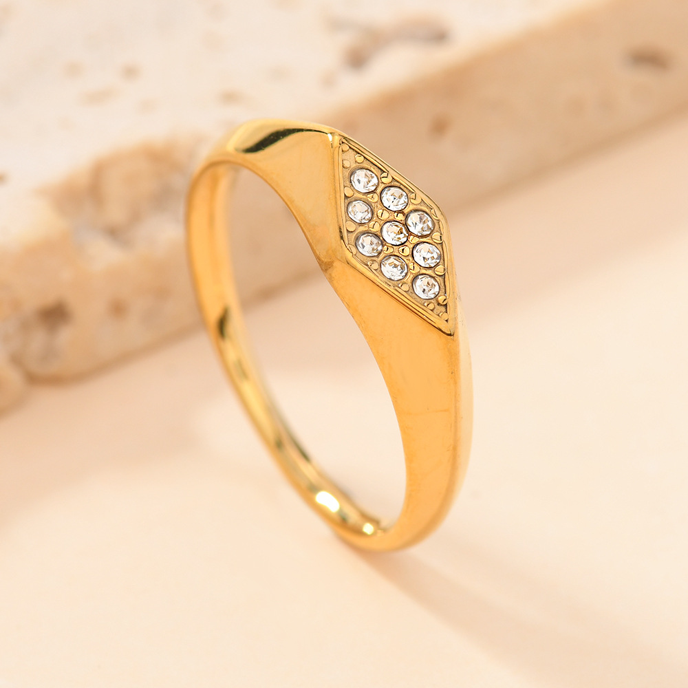 Diamond shape (white round diamond) US Size #6