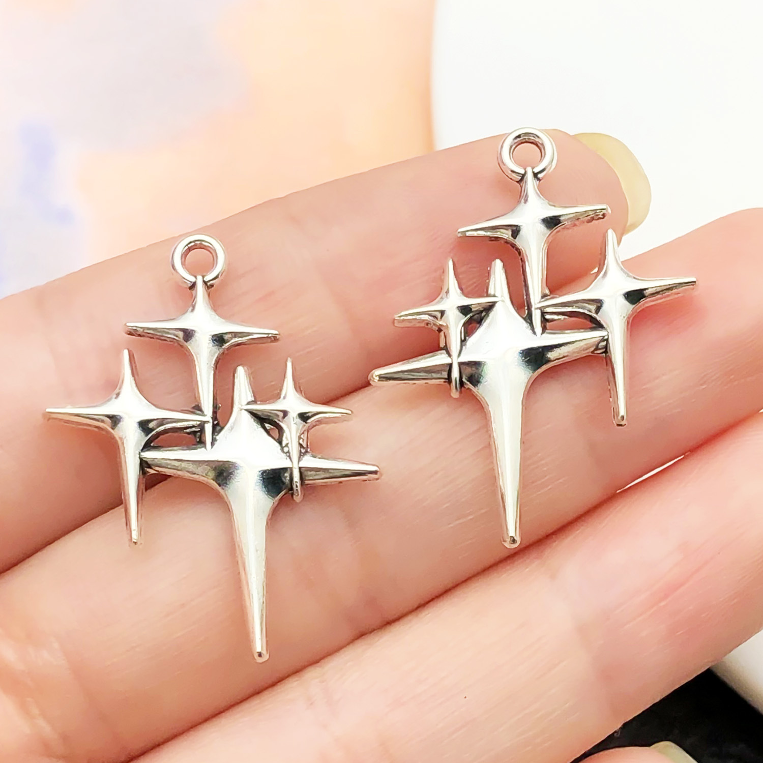 18729-1 ancient silver zinc alloy hollow star 23x2