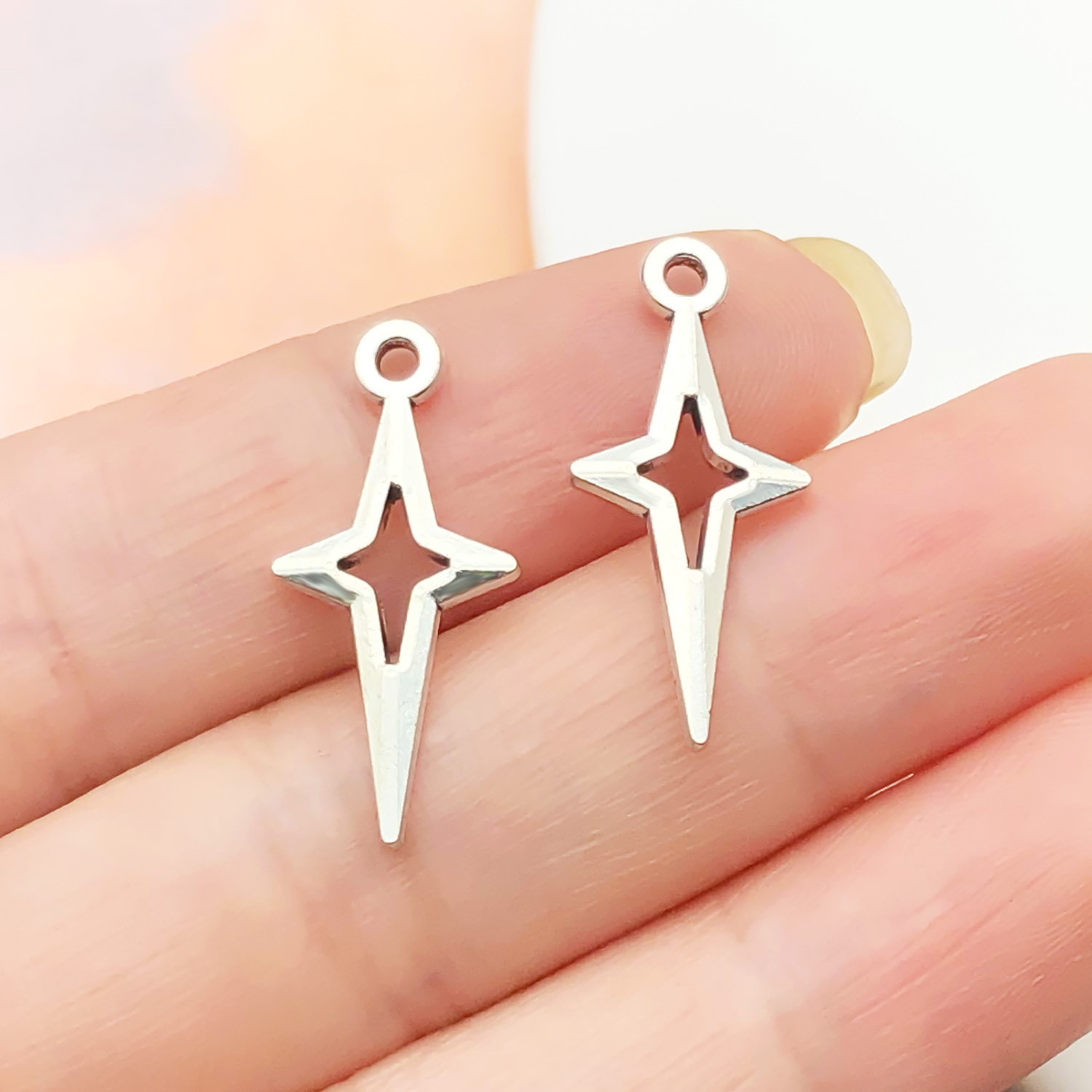 5:16970-1 ancient silver zinc alloy small cross four-pointed star 10x23-0.5g