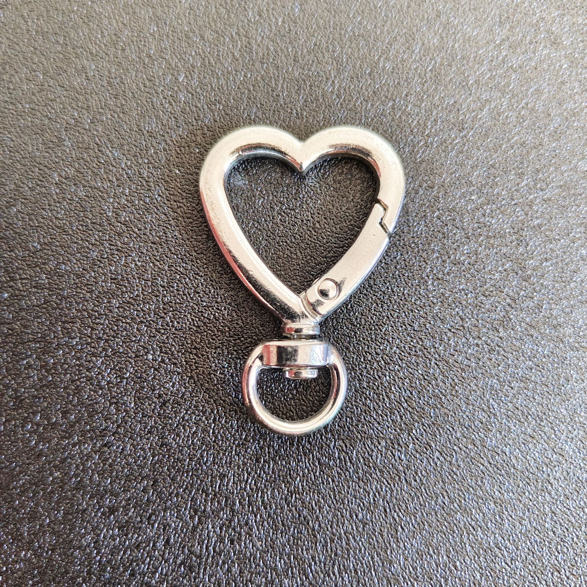 White k silver love buckle (rotatable)