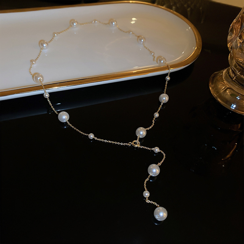 3:Pearl necklace