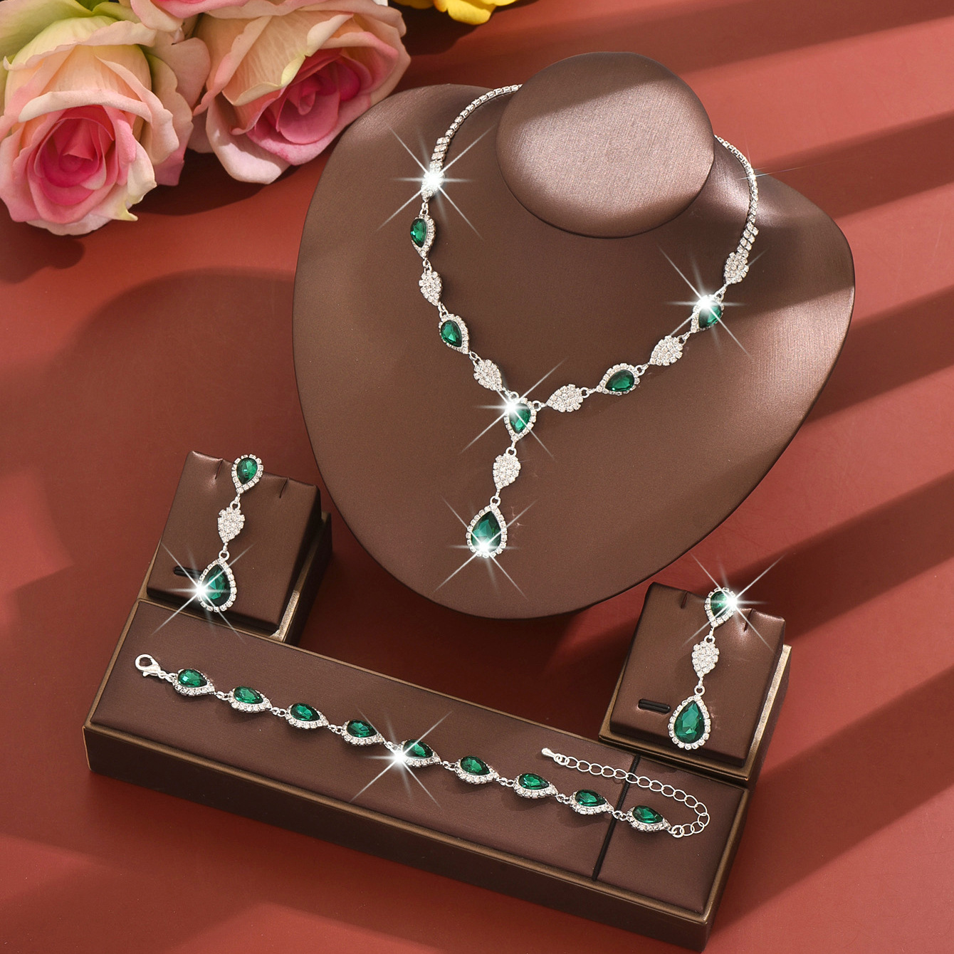 7:1662 796 green necklace earrings bracelet