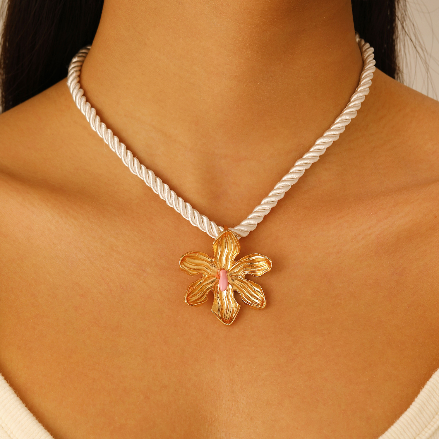 04kc gold white 9008