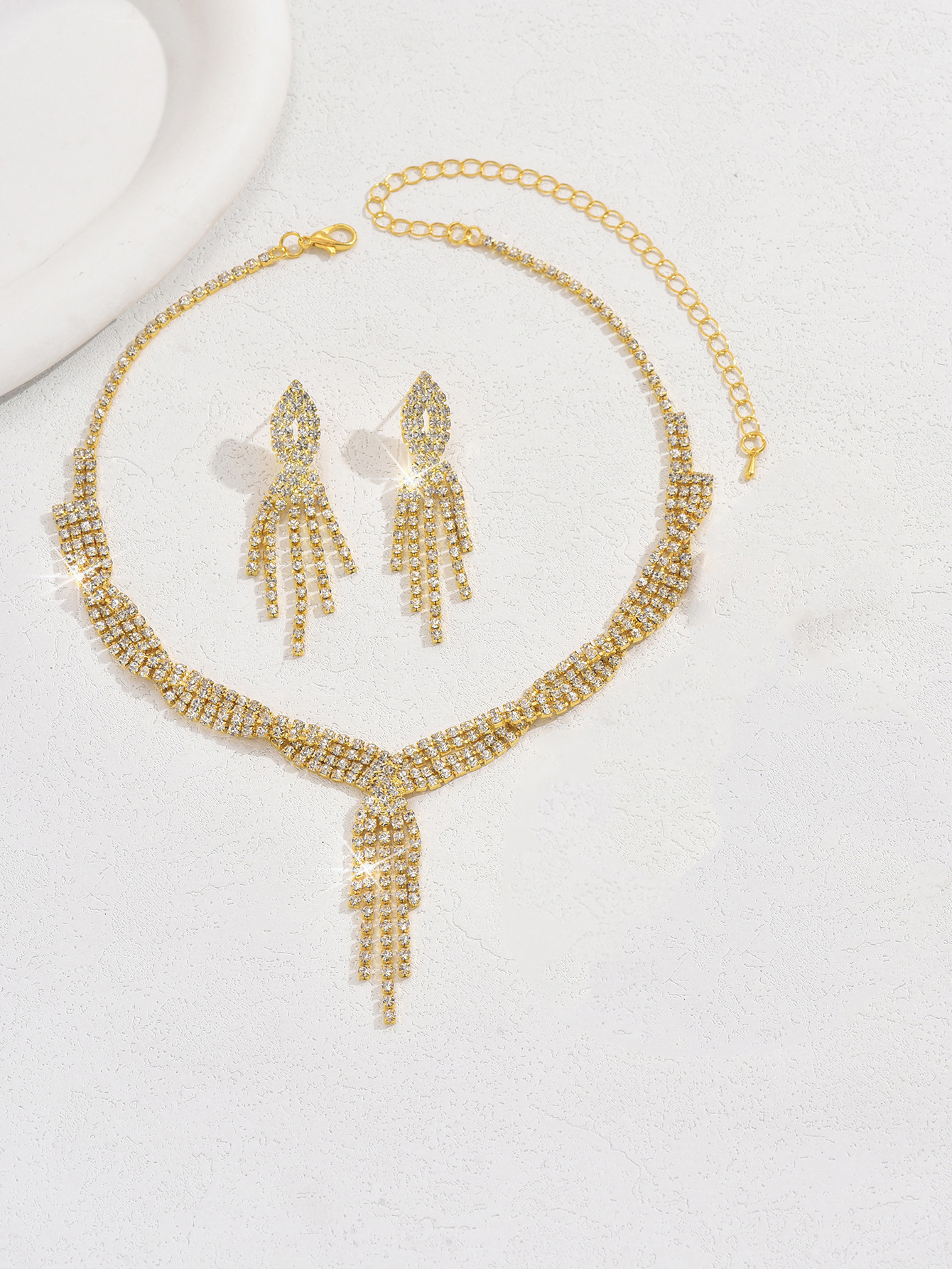 3:B gold necklace earrings