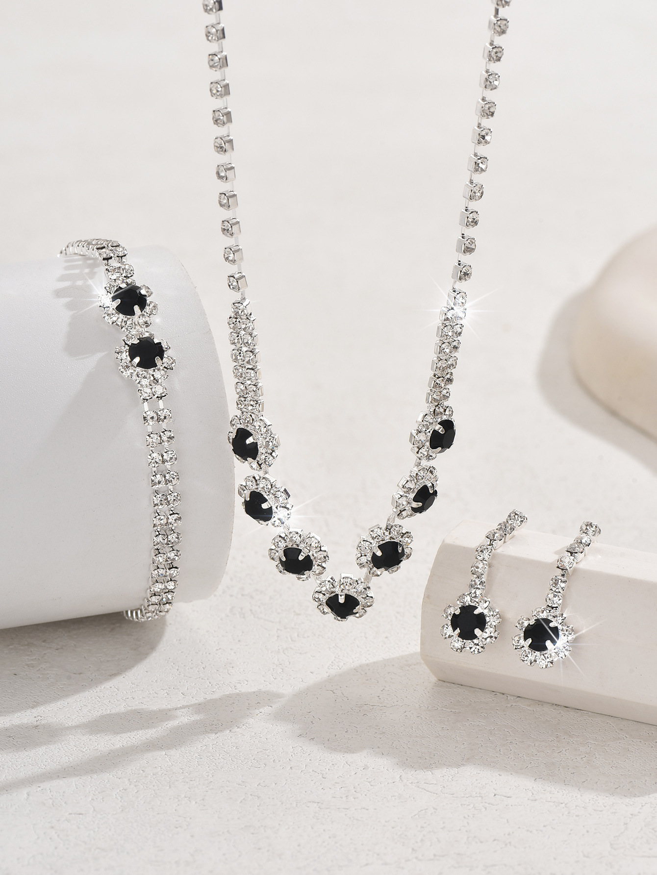 7:G/ black necklace earrings bracelet set