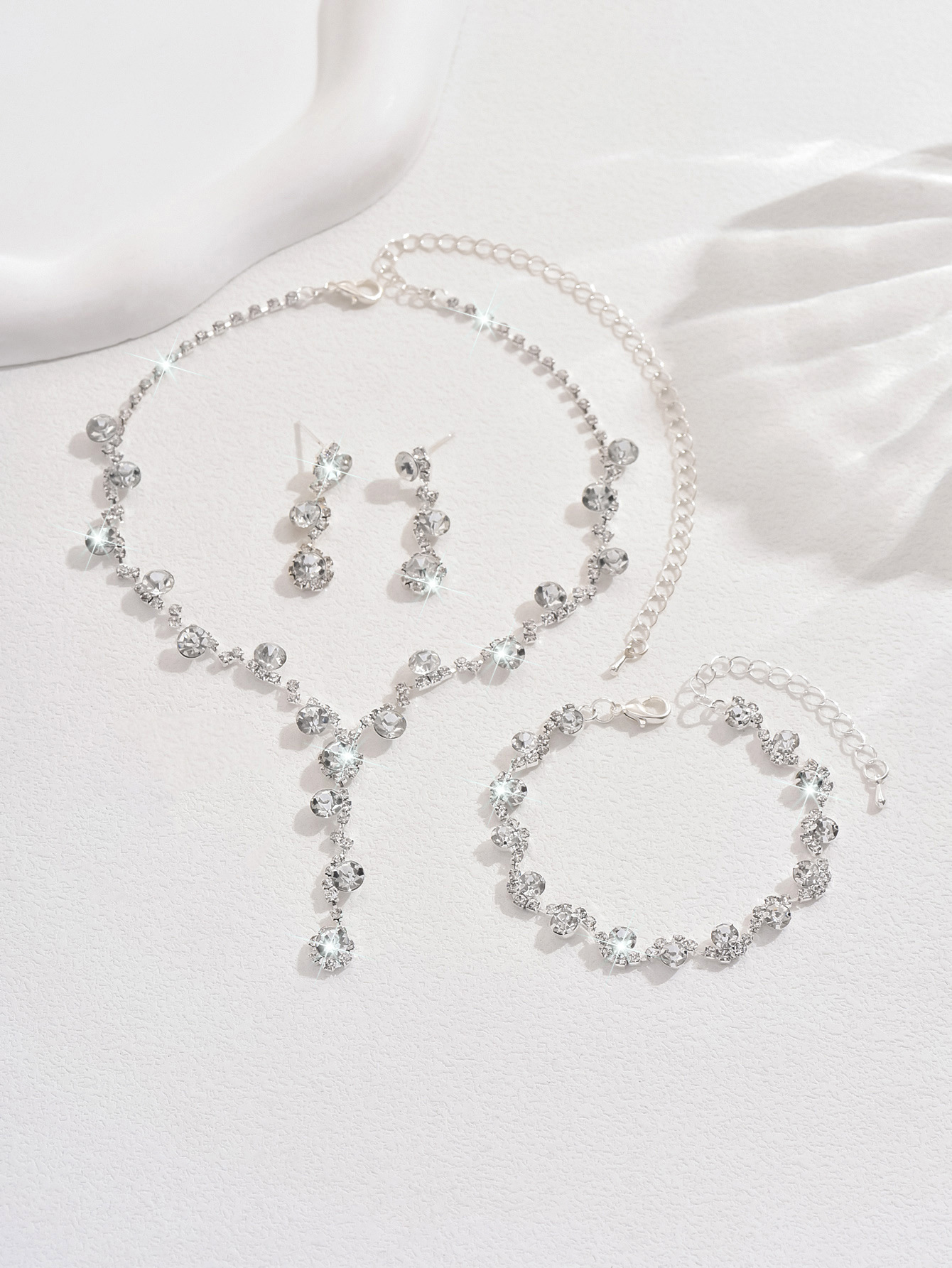 4:483 747 rhinestone necklace earrings bracelet set