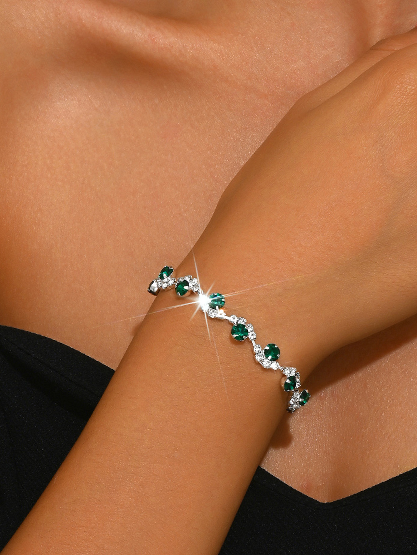 18:747 bracelet green