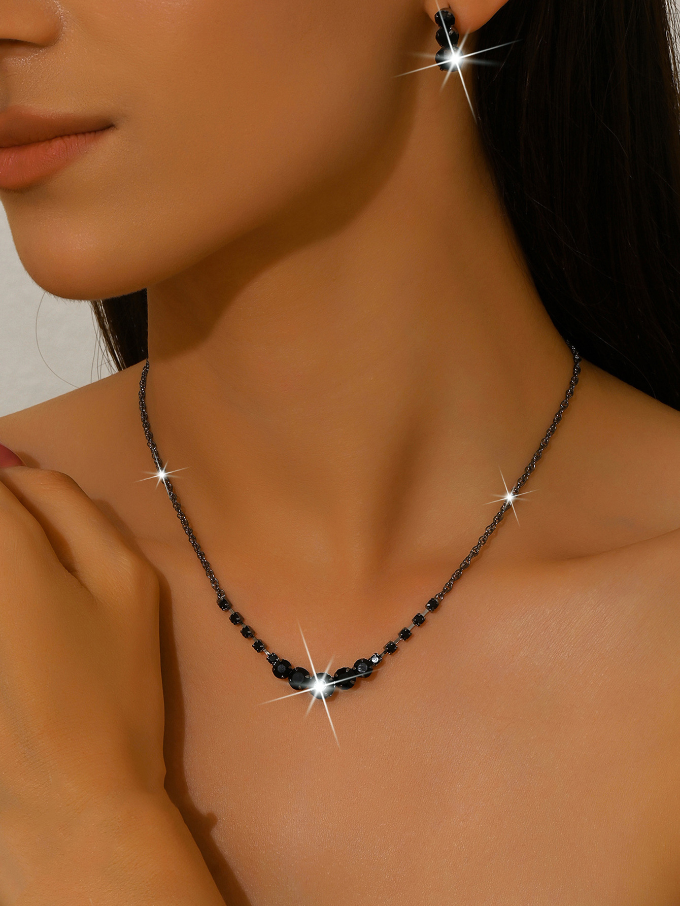 3:black necklace earrings