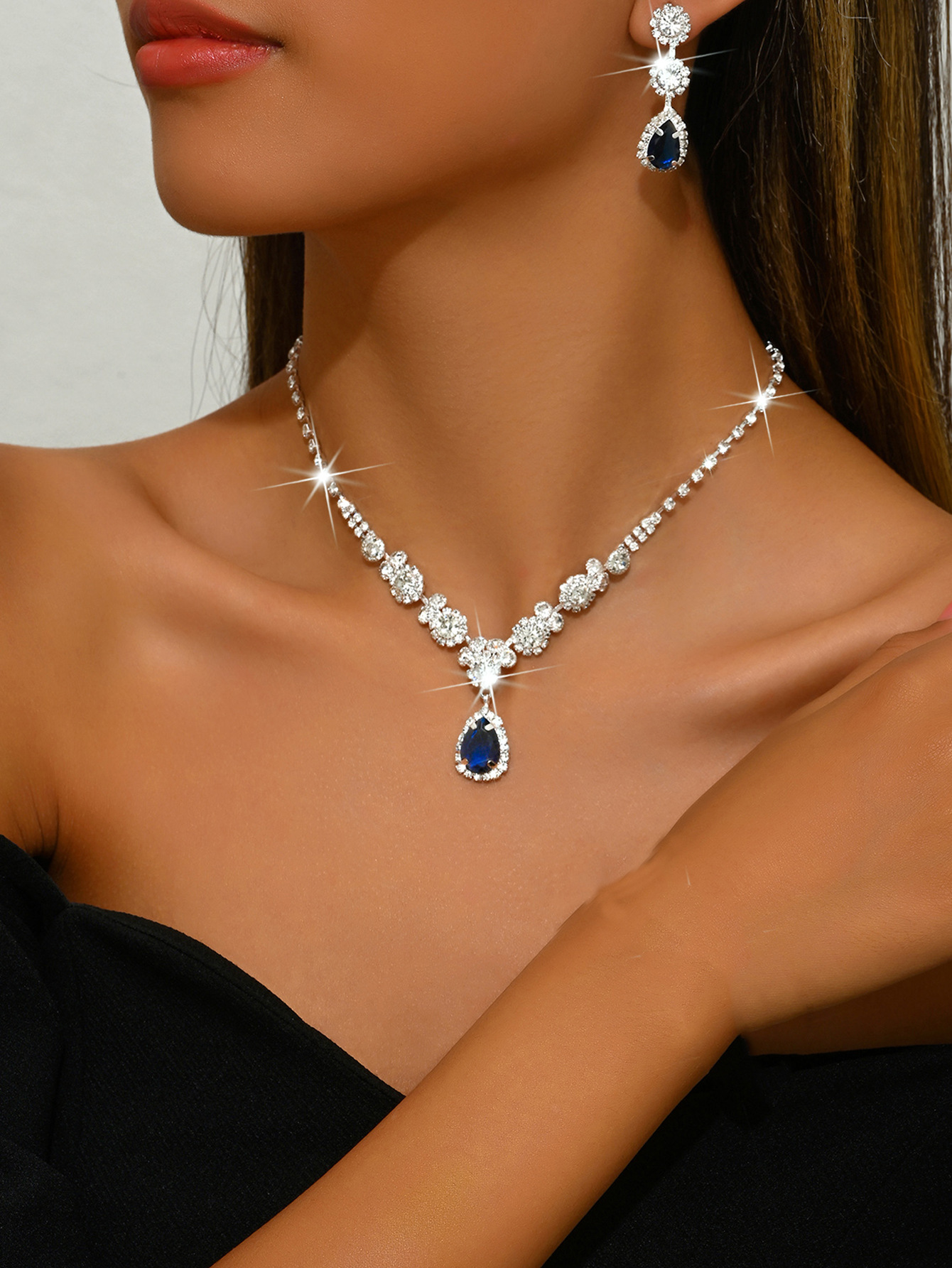 9:1544 silver sapphire blue necklace earrings