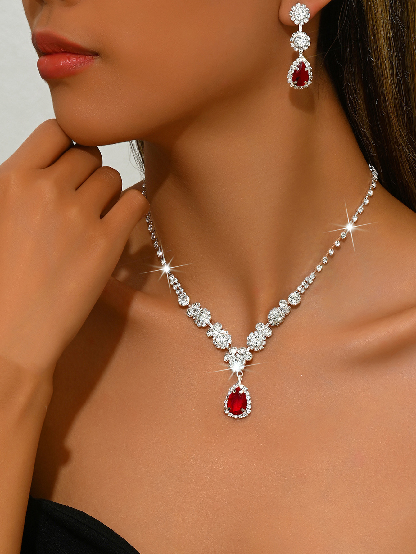 10:1544 silver red necklace earrings