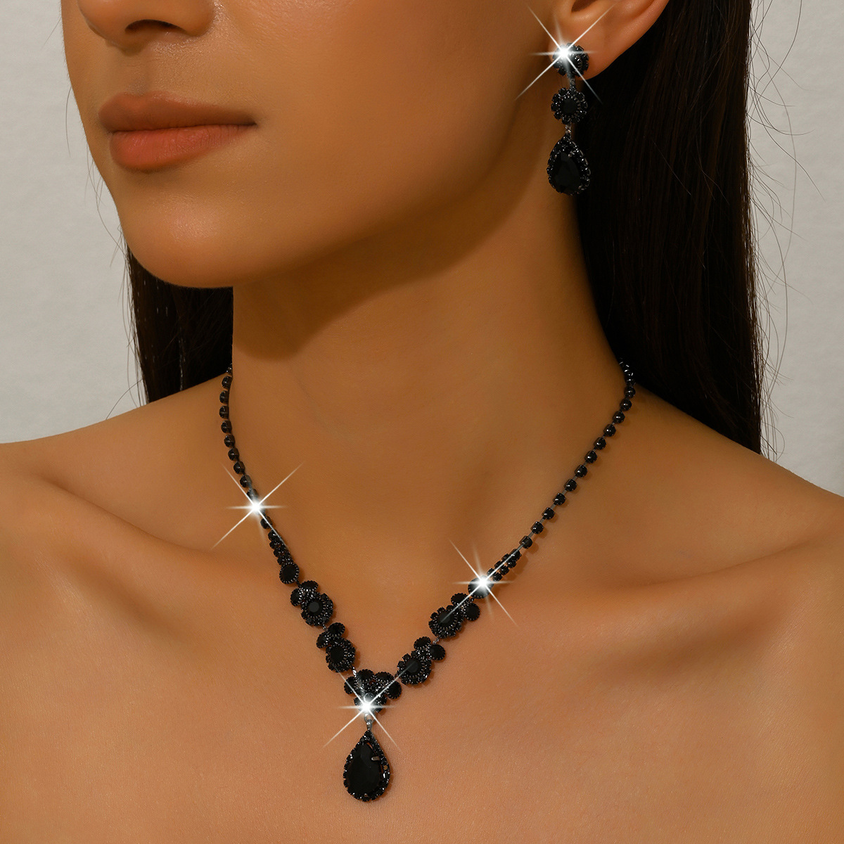 13:1675 gun black necklace earrings