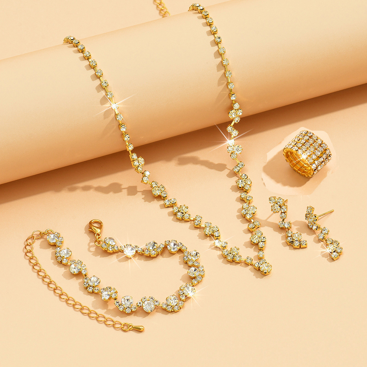 8:H 5 row of rings gold