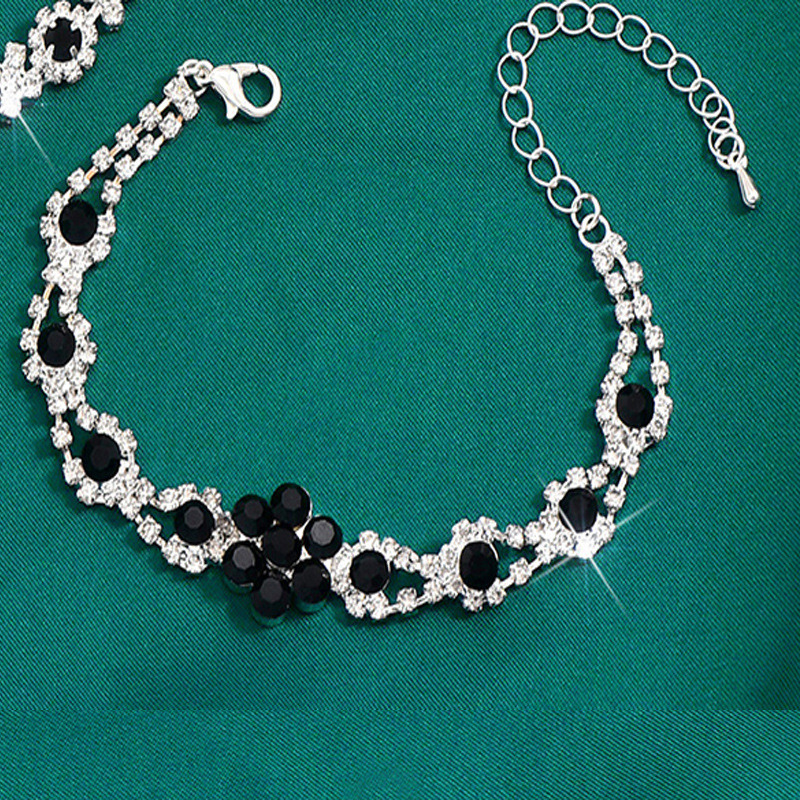 18:660 black bracelet