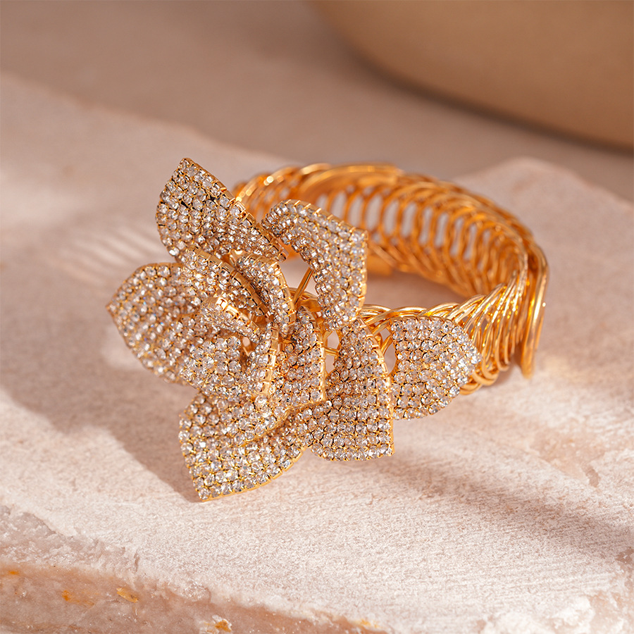 1:Golden Flower Opening Bracelet