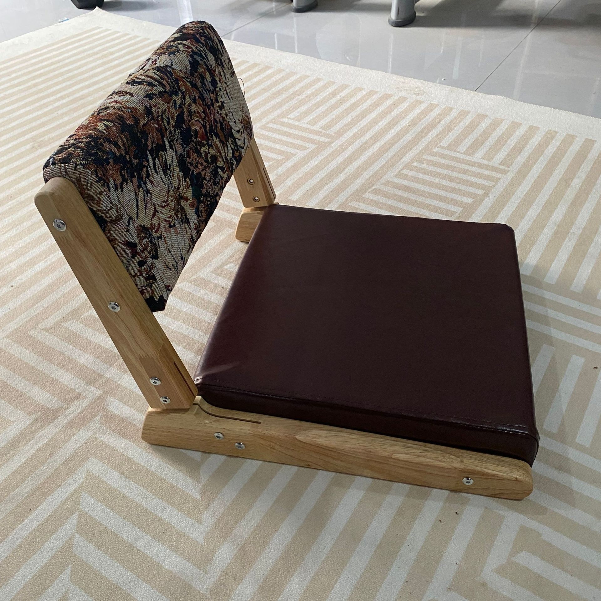 Foldable -wax leather medium red   wood color base