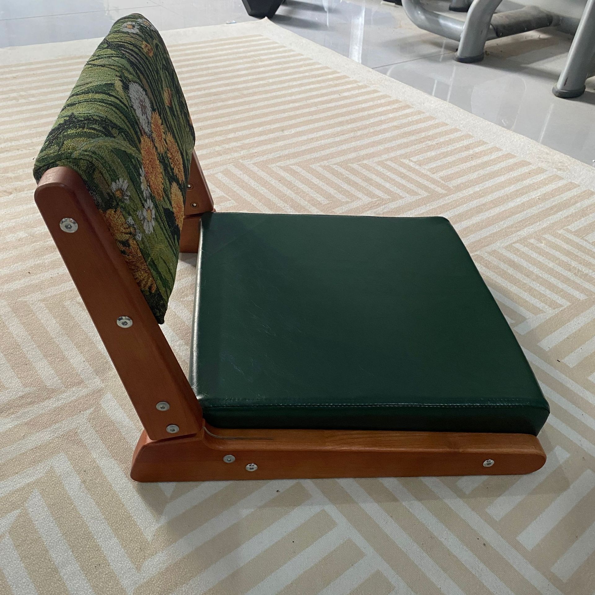 Foldable - wax leather green   cherry color base