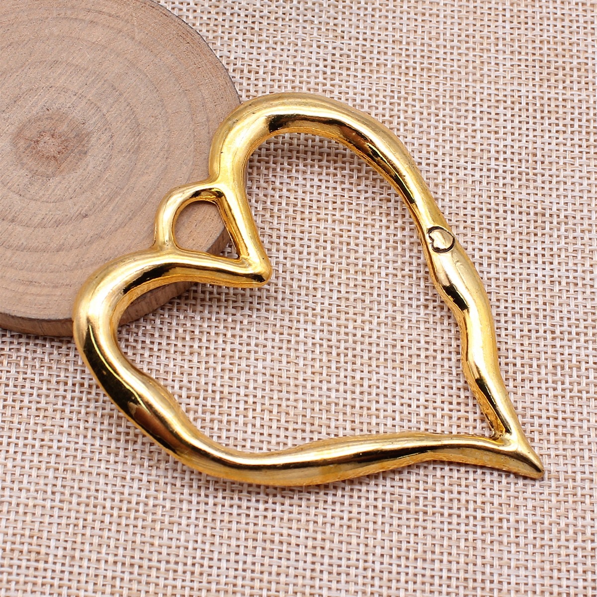 1:antique gold color