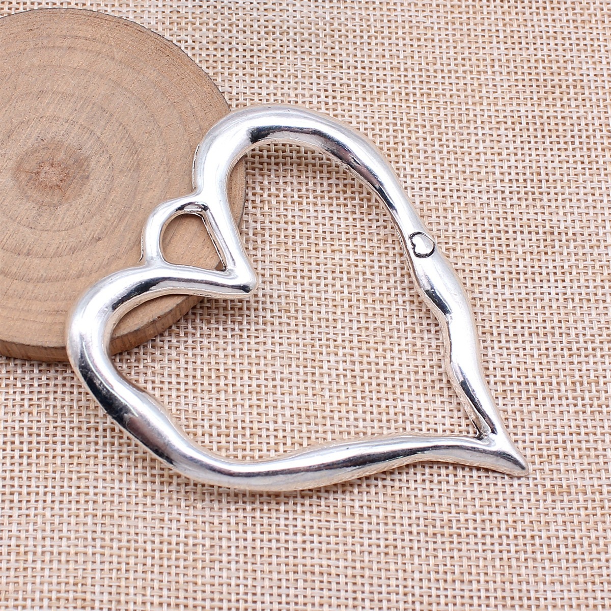 2:antique silver color