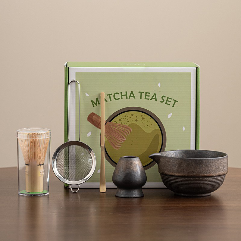 Pointed five-piece gilt set